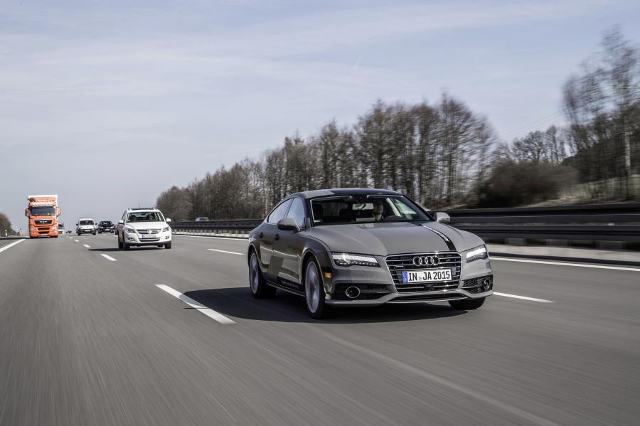  Audi A7 Sportback Piloted Driving Concept 2015 года  (фото 11 из 15)